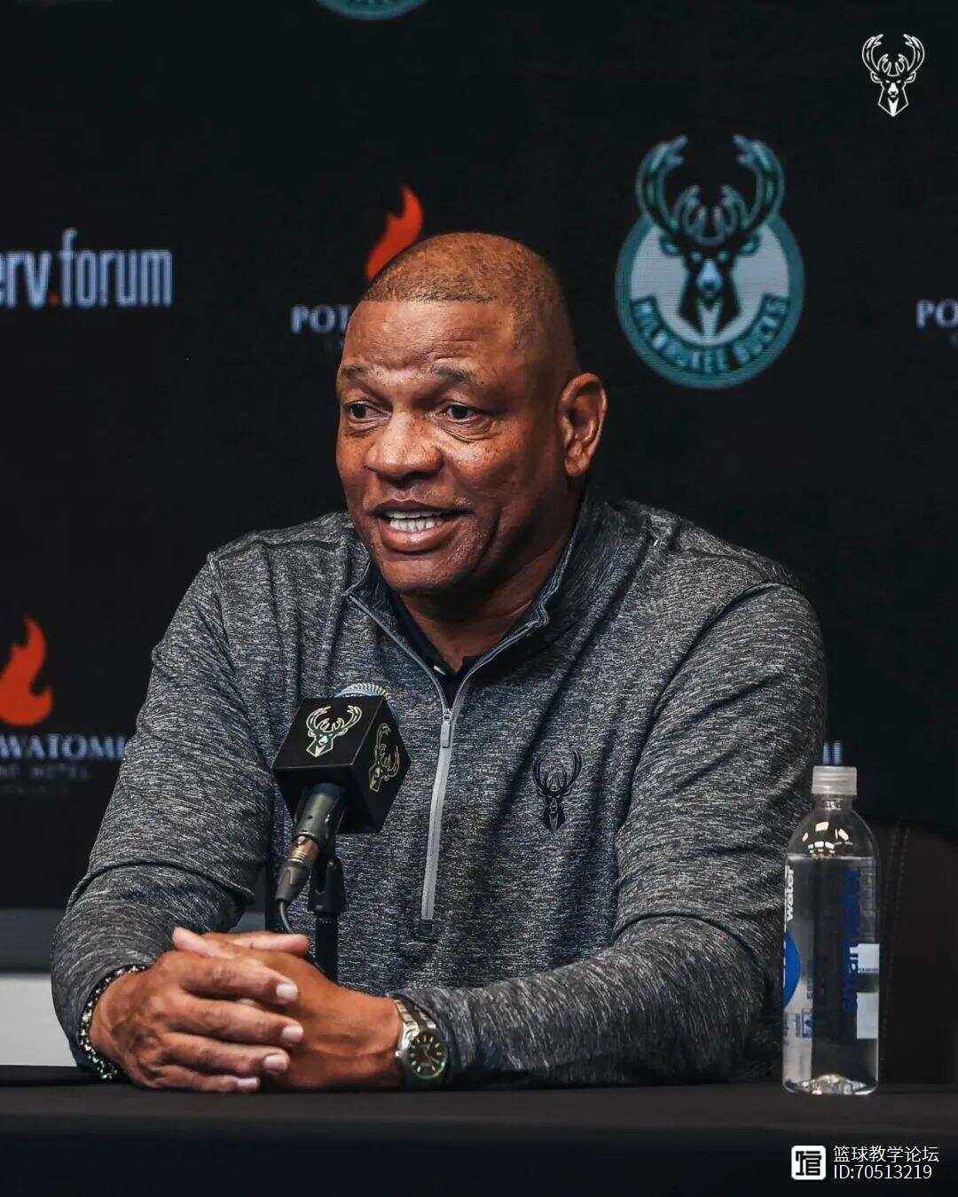 魔术复出首战，助攻爆棚状态火爆，全明星入选成为焦点！